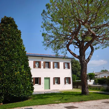 Πανσιόν L'albero Del Tempo Falze (Treviso)